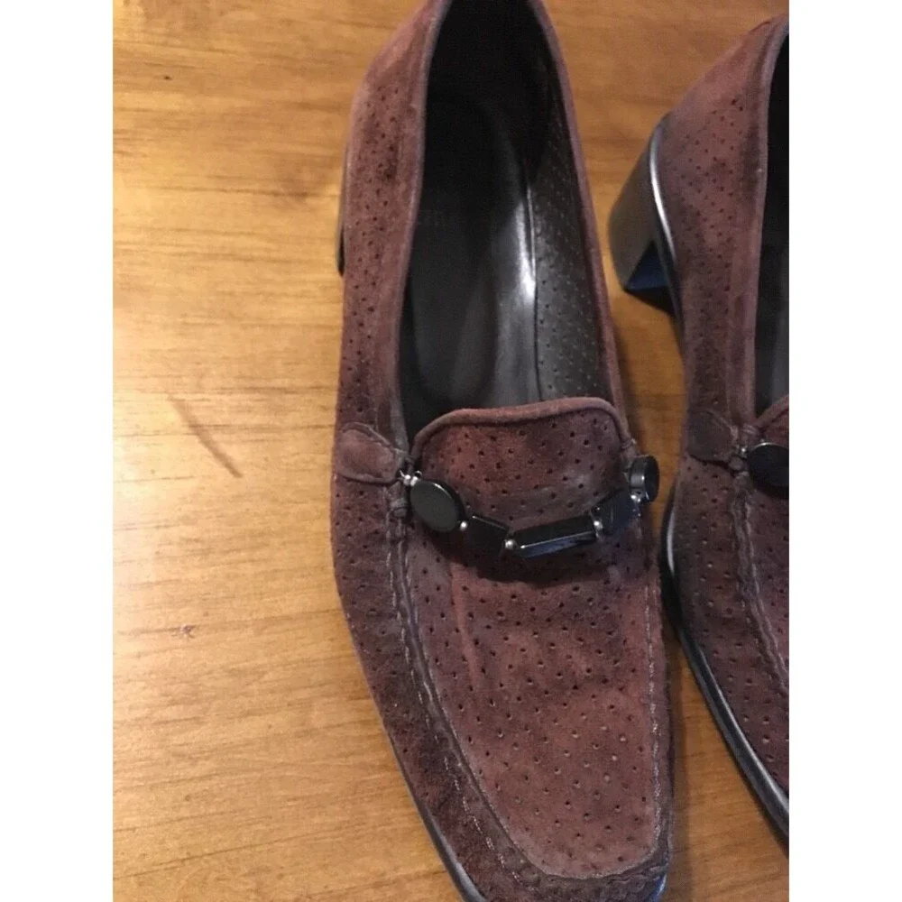Stuart Weitzman Women's Shoes Brown Suede Perforated Shoes Size 7